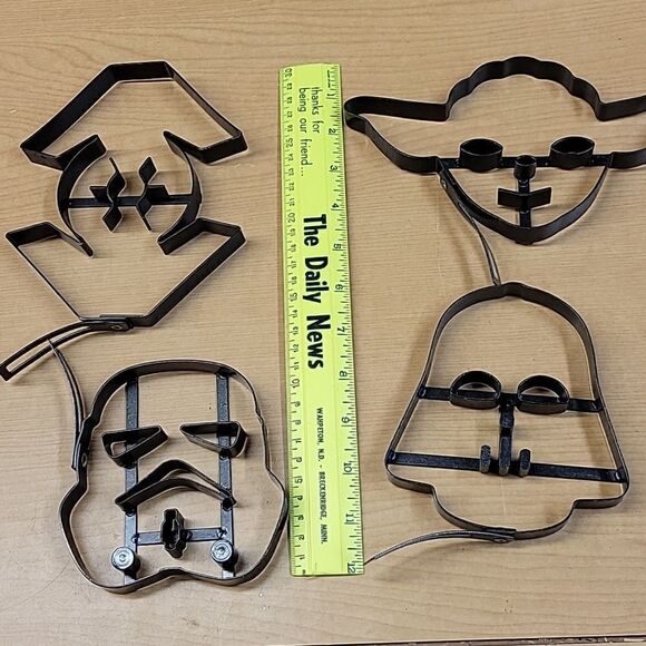 Star Wars set of 4 pancake templates.Coated castiron Yoda/Vader/Trooper/ Tie Fig - Picture 2 of 6